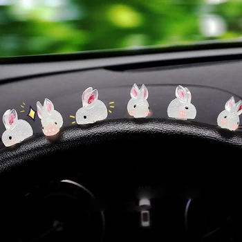 2/6 Adet sevimli Mini tavşan araba ışık yayan süs otomatik merkezi konsol direksiyon dikiz aynası ışık tavşan dekorasyon