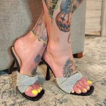 2023 Lüks Kristal Büküm yüksek topuklu sandalet Katır Siyah Kadın Peep Toe Slip-on Slingback Açık Büyüleyici Ziyafet Elbise Ayakkabı