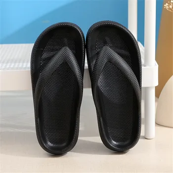 2023 yazlık terlik Erkekler Flip Flop plaj sandaletleri kaymaz Rahat düz ayakkabı Terlik Kapalı ev ayakkabıları Erkekler için Açık Slaytlar
