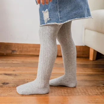 2023 Yeni Bahar Sonbahar Bebek Kız Pantolon Yenidoğan Tayt Yumuşak Düz Renk Penye Pamuk Şerit Külotlu Çocuk Tayt Külotlu Çorap