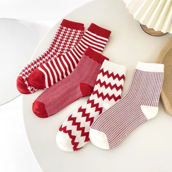 2023 Yeni kadın Çorap Ekose çizgili çoraplar Sonbahar Ve Kış Rahat Harajuku kırmızı Renk Retro Uzun Çorap Bayanlar