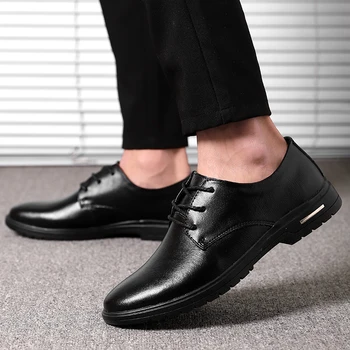 2023 Yeni Moda Sonbahar Yeni erkek ayakkabısı Brogue rahat ayakkabılar Erkekler Hakiki deri ayakkabı iş çizmeleri İş gündelik ayakkabı