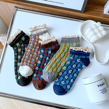 İlkbahar ve Yaz Yeni Çorap Kore Versiyonu Retro Saray Tarzı Parçalanmış Çiçek Dantel Kısa Çorap Moda Tatlı Pamuk Tekne Çorap