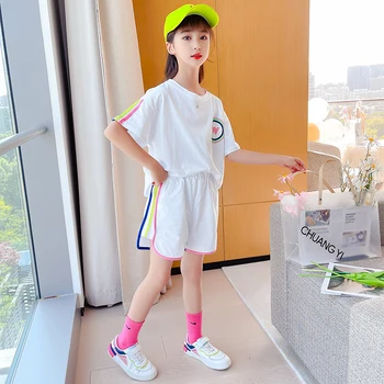 Kore Bebek Kız yazlık t-shirt + Şort Pamuklu Spor Giyim Takım Elbise 2023 Genç Çocuklar Kıyafetler Gökkuşağı Şerit İki parçalı Set