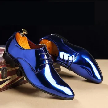 Moda Trendi Patent Deri Erkek Düğün Ayakkabı Altın Mavi Kırmızı Beyaz Oxfords Ayakkabı Tasarımcısı Sivri sivri uçlu ayakkabı Büyük Boy 37-48