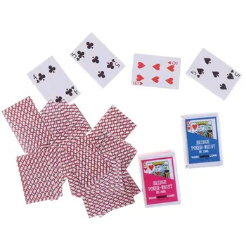 Sevimli 1: 12 Minyatür Oyunları Poker 16x11mm Mini Oyun Kartları Minyatür Bebek Aksesuarı Ev Dekorasyon Rastgele Renk
