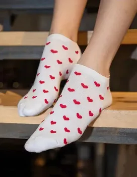 Tatlı Aşk Baskı Örgü Çorap Kadın Sonbahar Kış Beyaz Pamuk Düşük Tüp Çorap Kadın Vintage Sevimli Şık Çorap 2023 Yeni