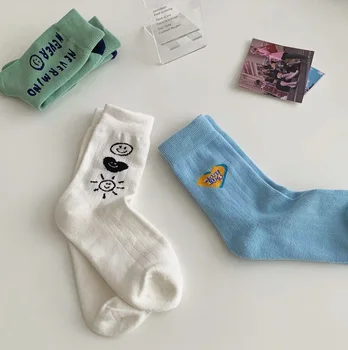 Unisex Erkekler Kadınlar Çift çorap Aşk Gülen Yüzler Baskı Streetwear Harajuku Mektup Beyaz Orta Tüp Kısa Ekip Çorap
