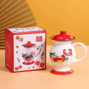 2023 yeni Yaratıcı Çin Tarzı Porselen Emaye kapaklı kupa ve Kaşık Vintage Seramik çay ve kahve Fincanı Hediye veren temel